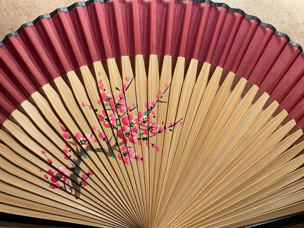 Éventail en soie peint à la main – Fleur de Prunier | Bambou naturel | Création artisanale