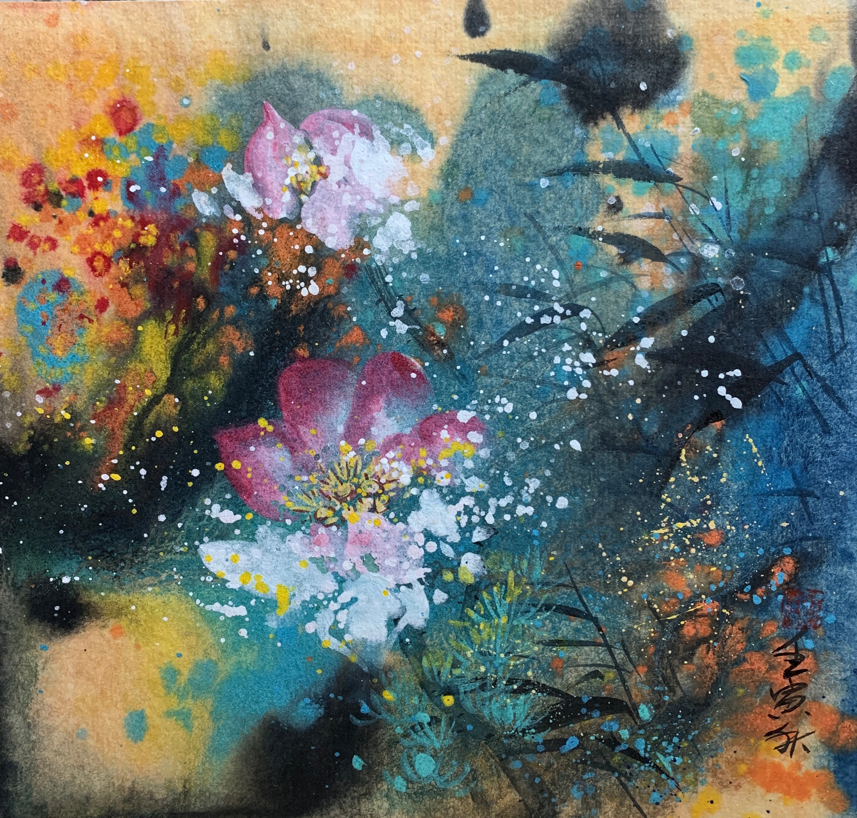 Housse de Coussin Artistique – Fleur Aquarelle Inspirée de l’Œuvre Originale de SENSU Studio